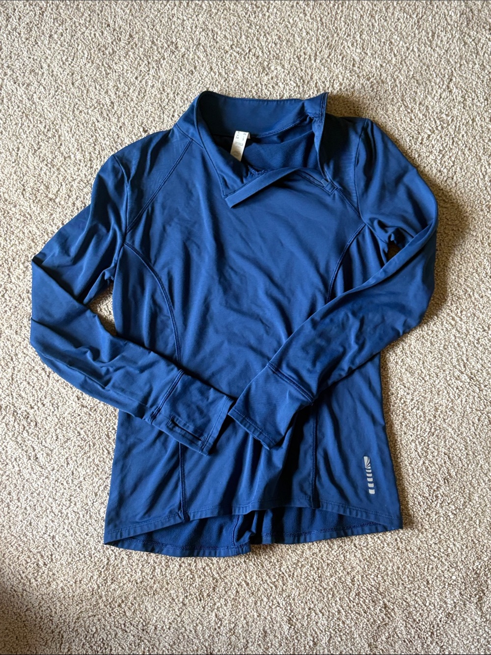 Marika size small long sleeve active top